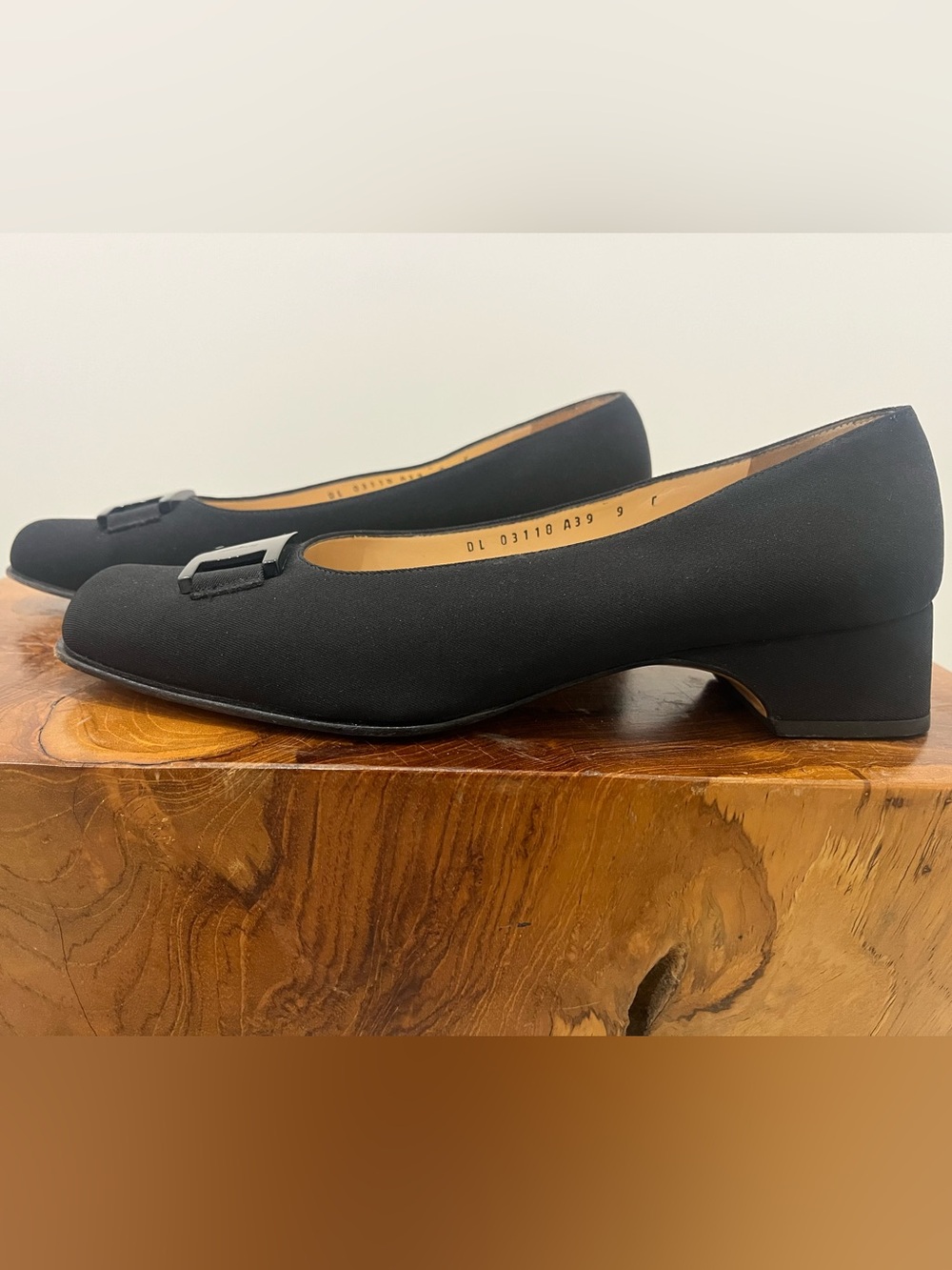 Ferragamo Classic Blk Women's Low Heel Pumps